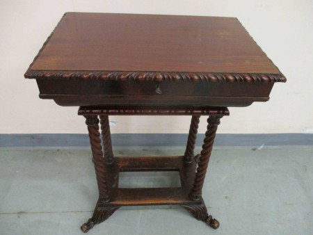 6627 - Stolek sici mahagon 1880  60 x 40 cm  V - 75 cm  -  3 500 kc 